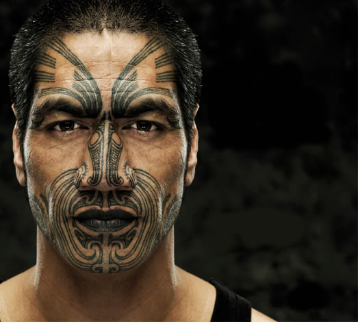 tatouage tribal visage