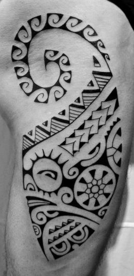 tatouage vague polynésienne