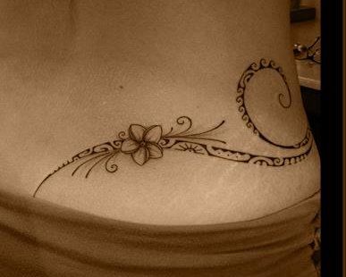 tatouage ventre dos