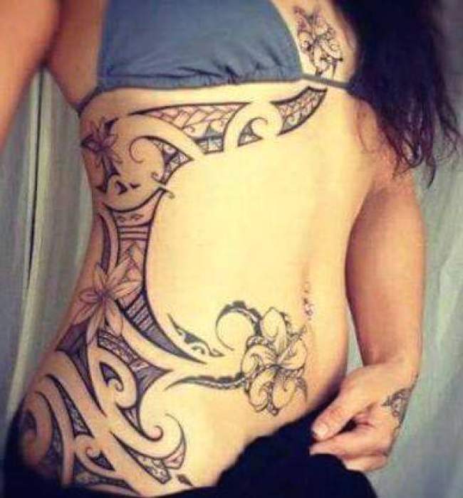 tatouage ventre dos femme