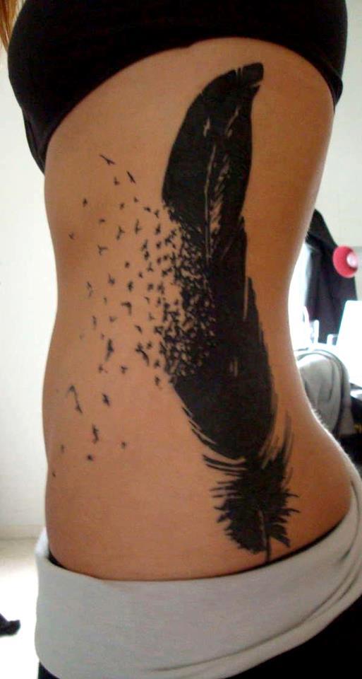 tatouage ventre et cote
