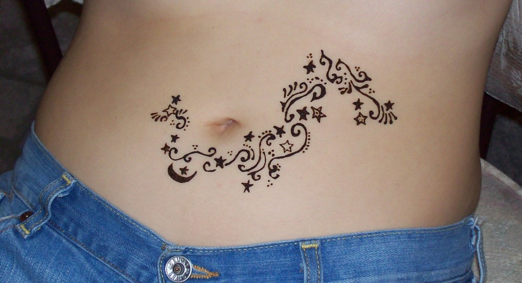 tatouage ventre femme