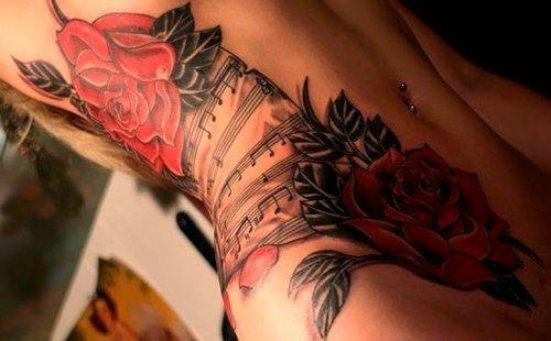 tatouage ventre hanche