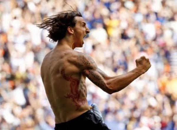 tatouage ventre ibrahimovic