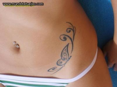 tatouage ventre papillon