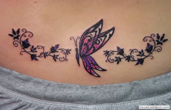 tatouage ventre papillon