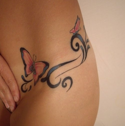 tatouage ventre papillon
