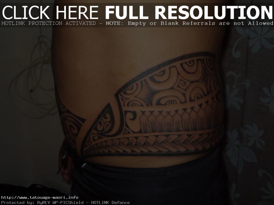 tatouage ventre polynésien