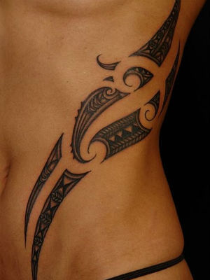 tatouage ventre tribal homme