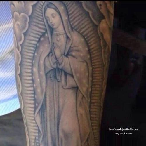tatouage vierge marie avant bras