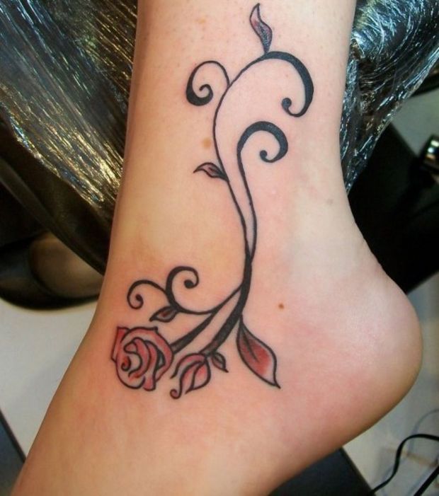 tatouages chevilles fleurs