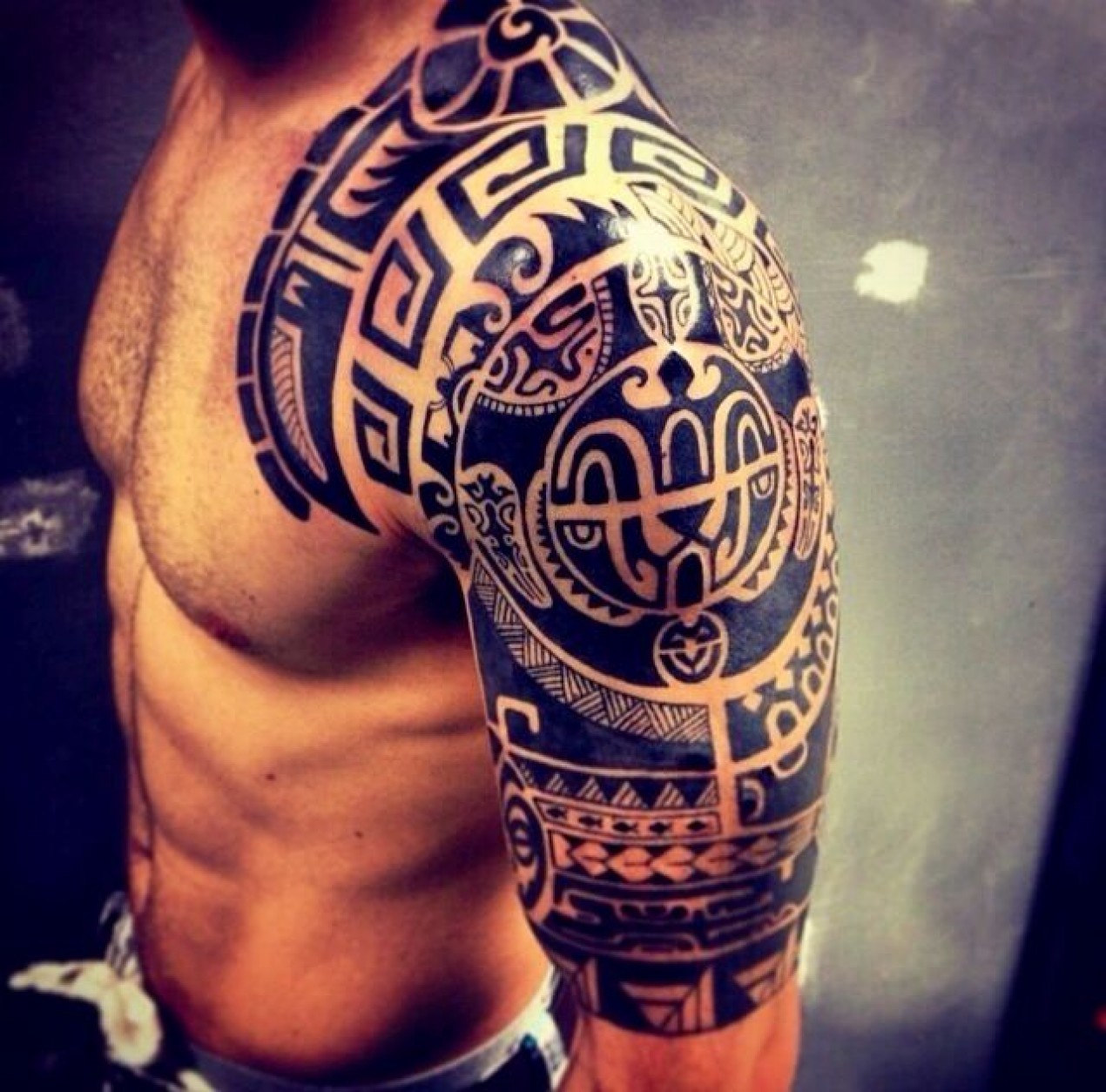 tatouages polynésiens hommes