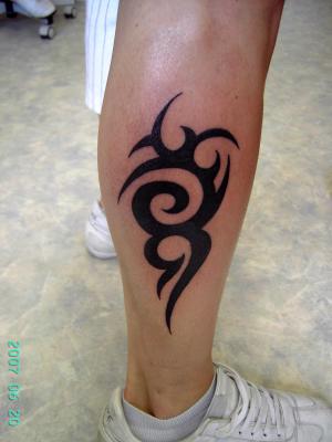 tattoo mollet tribal