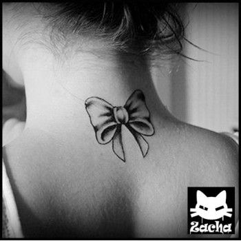 tattoo noeud nuque