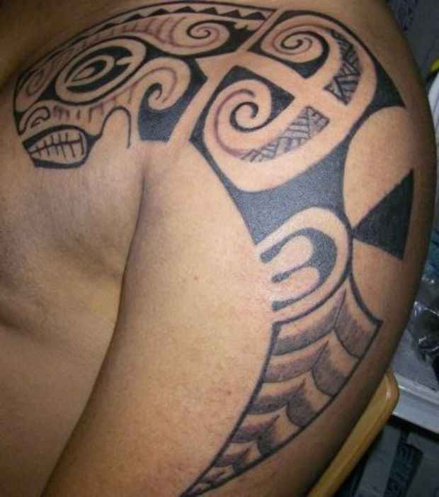 tattoo tribal bras homme