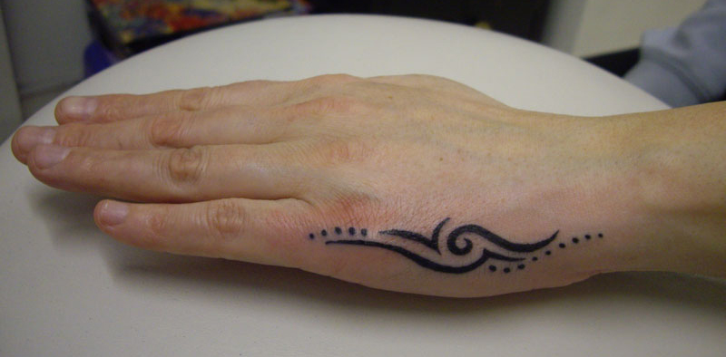 tattoo tribal discret